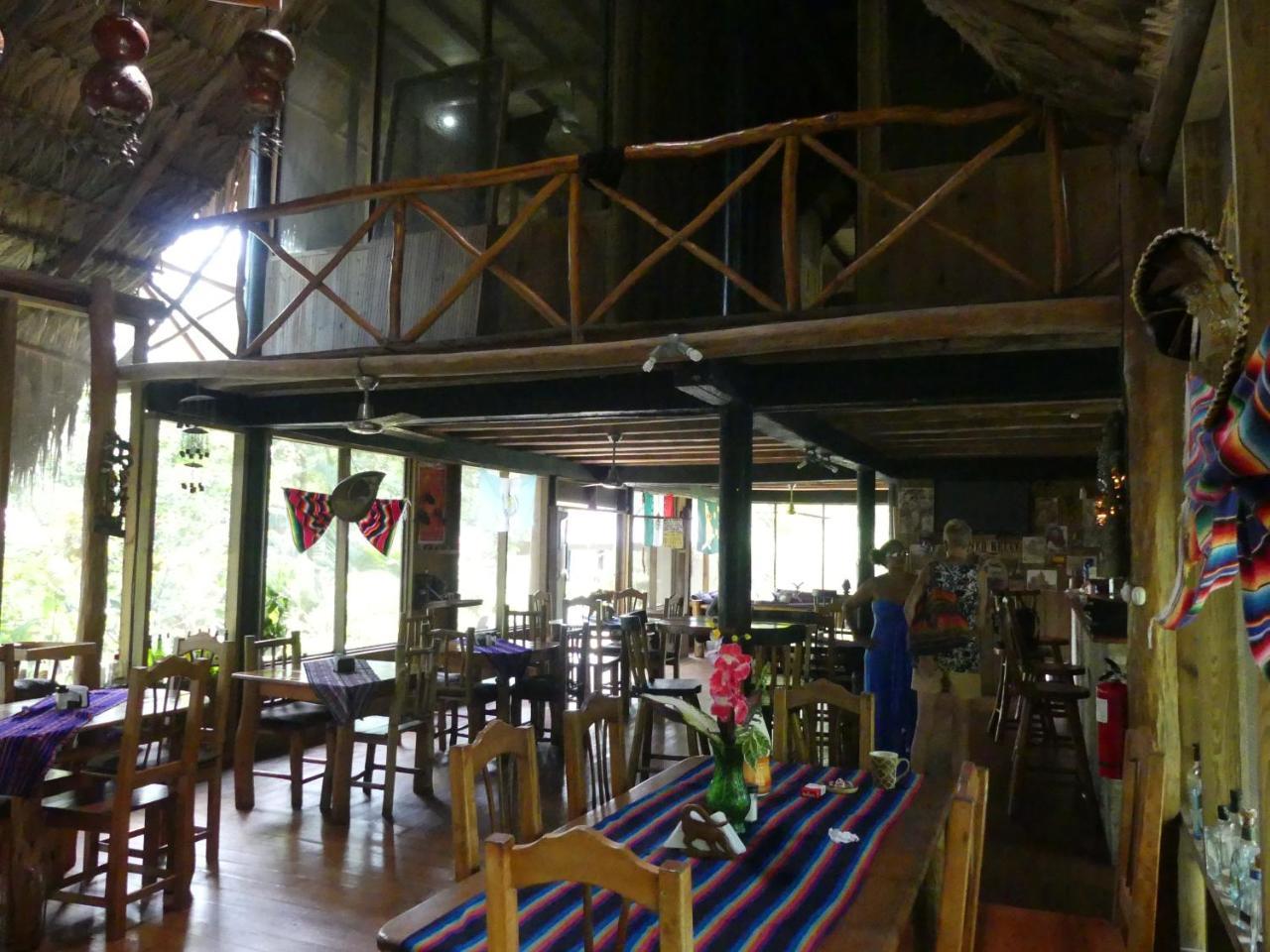 Hotel Kangaroo Y Restaurante リオ・ドゥルセ エクステリア 写真