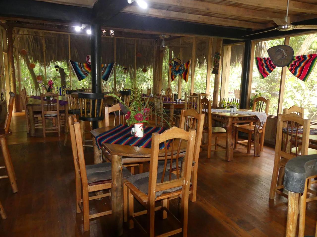 Hotel Kangaroo Y Restaurante リオ・ドゥルセ エクステリア 写真